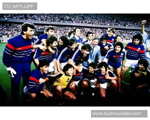 《全球足球传奇:球星荣耀与巅峰时刻的真实记录》 《全球足球传奇:球星荣耀与巅峰时刻的真实记录》