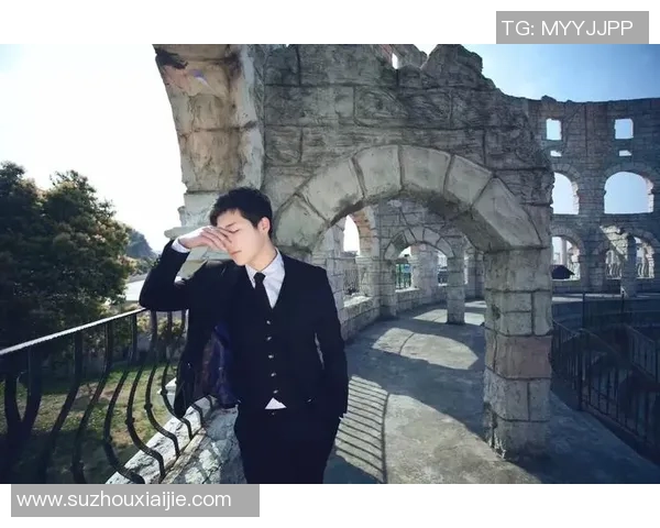 中国足球球星颜值巅峰时刻盘点从外貌到气质完美展示的球场风采 中国足球球星颜值巅峰时刻盘点从外貌到气质完美展示的球场风采