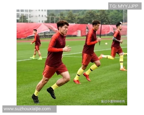 戴耳钉的足球球星盘点：从场上风采到场外时尚的个性展示