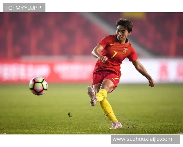 女生心中的足球偶像是谁 热门球星盘点与粉丝心声分析 女生心中的足球偶像是谁 热门球星盘点与粉丝心声分析